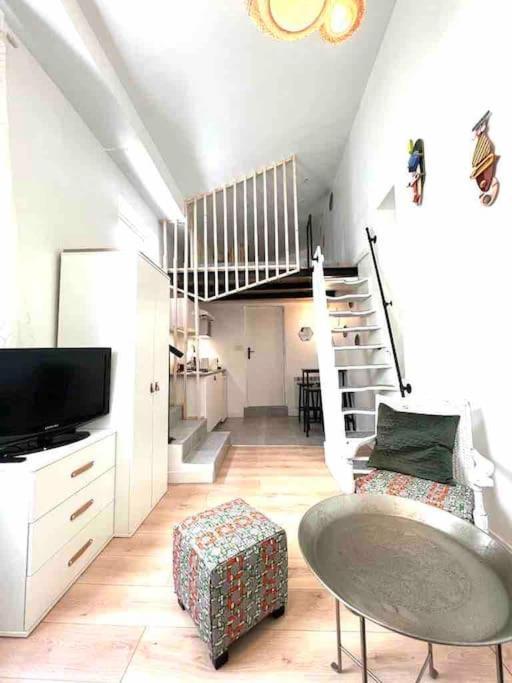 Jolie Mini Maison Lovely Tiny House Витри-сюр-Сен Экстерьер фото
